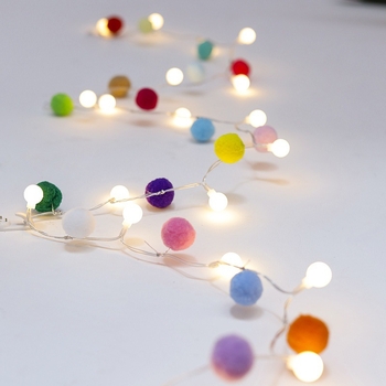 LED lanac s vunenim kuglicama – 20 LED, 3000K, IP54, baterijski blok, unutarnja/blagdanska dekoracija, model Fur Ball Lamp