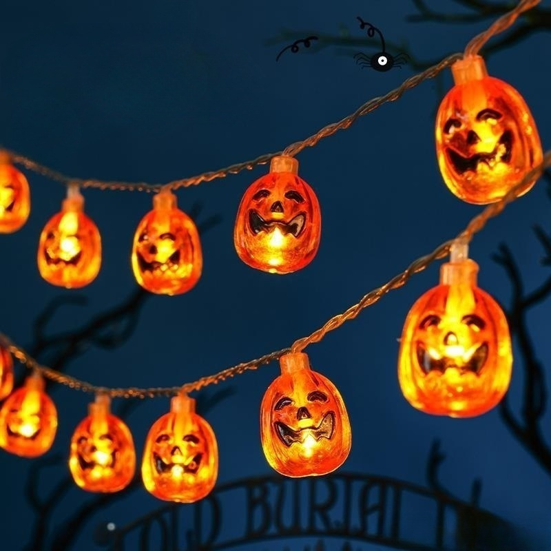 Halloween LED fényfüzér koponya, pók és tök medálokkal, 110V, 10 LED, 4000 lm, 2500K, IP43