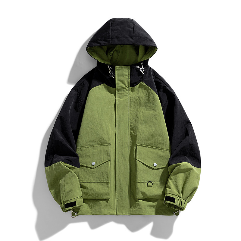 Vyrinė gobtuvinė striukė iš tankaus poliesterio, ilgomis rankovėmis, įprasto ilgio, užtrauktukas