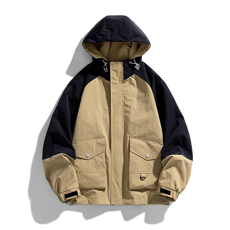 Vyrinė gobtuvinė striukė iš tankaus poliesterio, ilgomis rankovėmis, įprasto ilgio, užtrauktukas