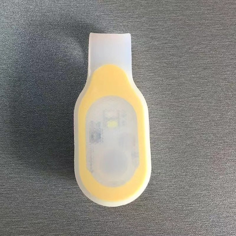 LED silikoninis magnetinis lempos laikiklis – baterijų LED šviesa, rankinis įkrovimas, veikimo diapazonas iki 50 m, tinkamas žygiams, stovyklavimui ir naktiniam važiavimui