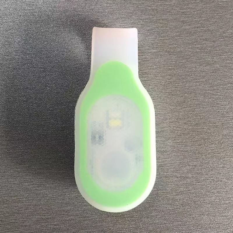 LED silikoninis magnetinis lempos laikiklis – baterijų LED šviesa, rankinis įkrovimas, veikimo diapazonas iki 50 m, tinkamas žygiams, stovyklavimui ir naktiniam važiavimui