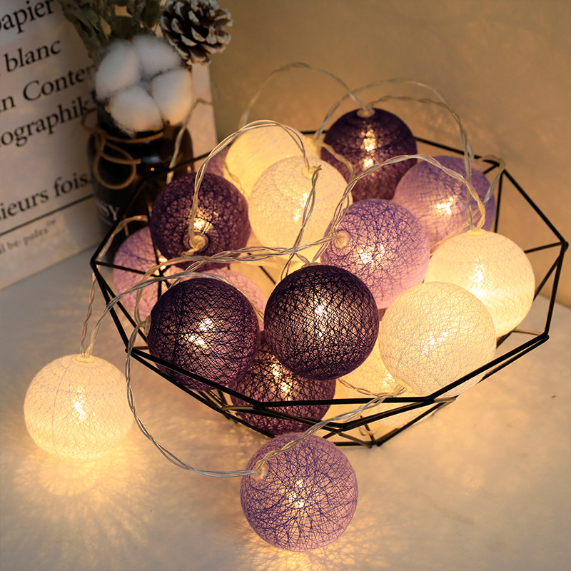 LED nit s pamuk kuglicama za unutarnju dekoraciju i božićnu atmosferu