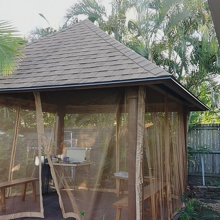 Āra moskītu tīklu teltis ar vienslāņu piramīd formu, ārējais materiāls no poliesteru, elpojošs tīkls, ūdensnoturība 1000-1500 mm