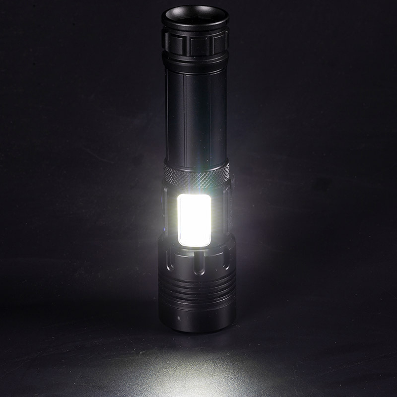 P70 LED svjetiljka, punjiva, aluminijsko tijelo, 2400mAh, 5W, domet 200–500 m