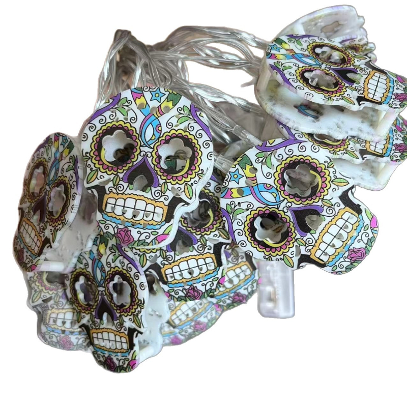 Хелоуин гирлянда със скелет и призрак, мотиви тиква и паяжина, абстрактен дизайн; захранване от батерия и USB, управление с бутон, ниско напрежение ≤36V