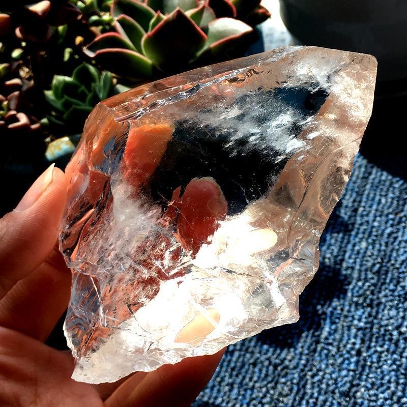 Krištolo mineralinis pavyzdys, natūralios kilmės, poliruotas paviršius, dekoratyvinė ekspozicija