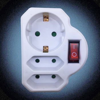 Schuko 1 į 3 lizdų adapteris, Europos Vokietijos standartas, 3 laidų varinis laidas, maksimali apkrova 3.68