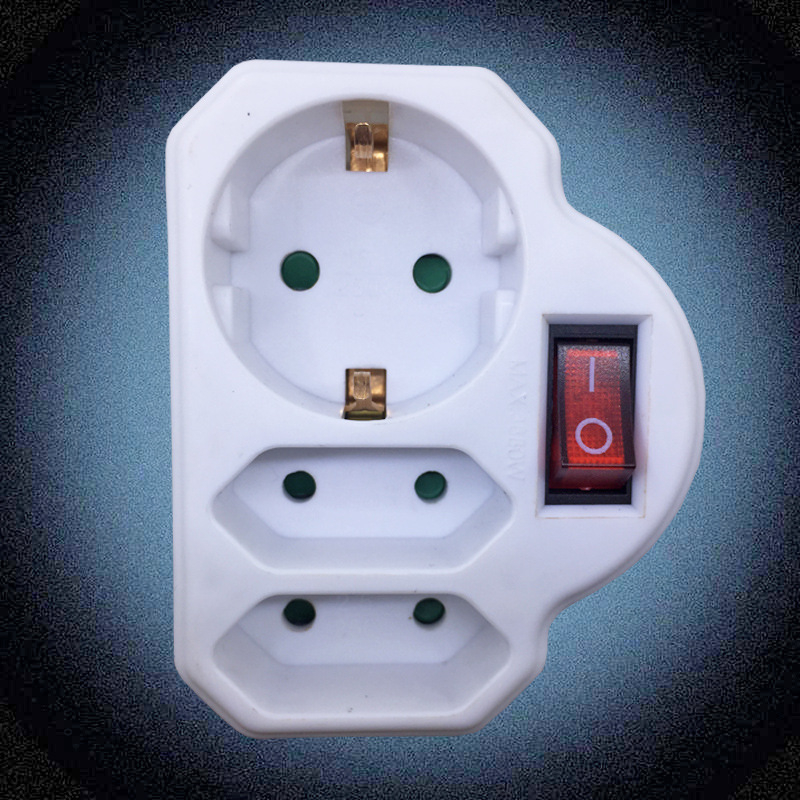 Schuko 1 į 3 lizdų adapteris, Europos Vokietijos standartas, 3 laidų varinis laidas, maksimali apkrova 3.68