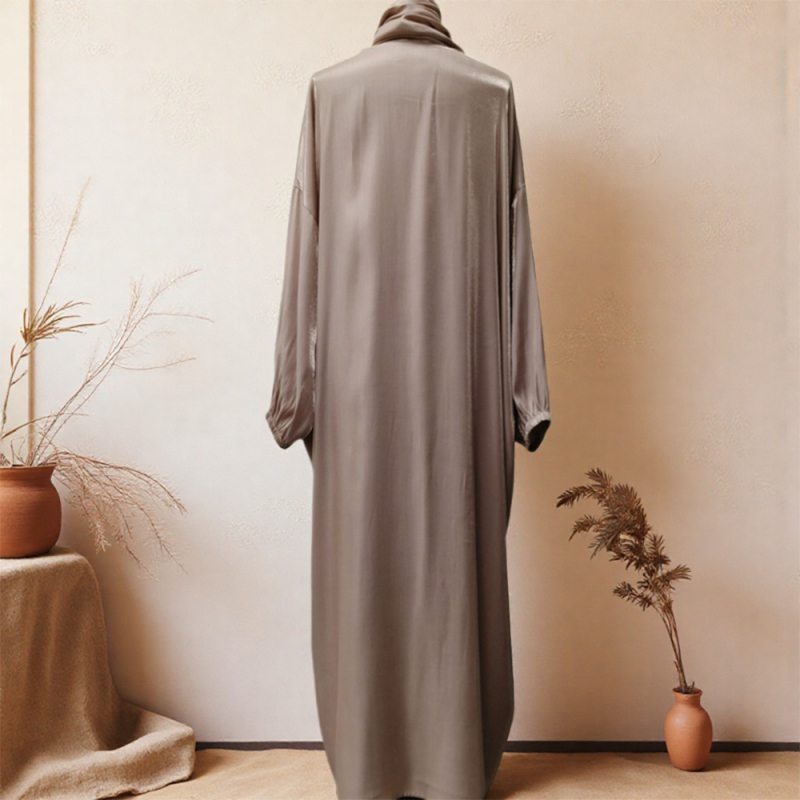Nőknek szóló abaya – egyszínű, Golden Cotton anyag (60% gyapot / 40% poliészter), ráncos és rugalmas textúra, bélés nélkül, mindhárom szezonra alkalmas