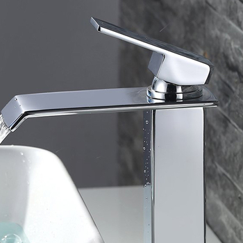 Vannas izlietnes maisītājs, vara, pacelamā rokturis, keramiska diska vārsts, slīpēts pārklājums, mūsdienīgs minimālisma stils