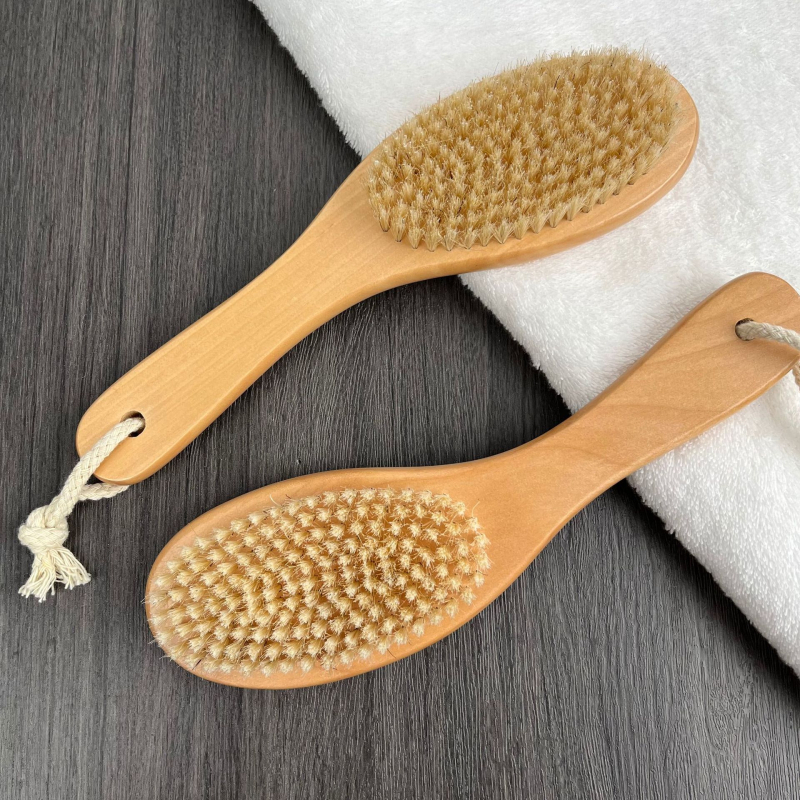 Tuš četka s zakrivljenom drškom u obliku pilećeg kraka i svinjskih dlačica – ručna masažna exfolirajuća četka