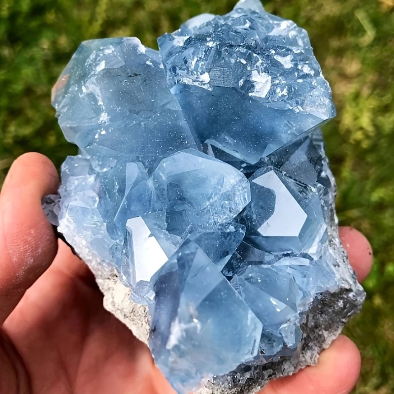 Κιανίτης κρυσταλλική συστάδα μπλοκ διακόσμησης — γεωμετρικό σχήμα (Υλικό: Κιανίτης; Κωδικός προϊόντος: Κιανίτης κρυσταλλική συστάδα; Μάρκα: Stone Brothers; Κατηγορία: Γεωμετρικό σχήμα)