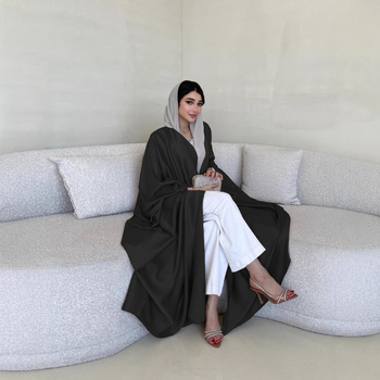 Μακριά ρόμπα με μανίκια τύπου φτερού, πολυεστέρας με σπαντεξ, ραφή με περιθώριο, άνοιξη 2024