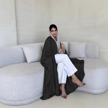 Μακριά ρόμπα με μανίκια τύπου φτερού, πολυεστέρας με σπαντεξ, ραφή με περιθώριο, άνοιξη 2024