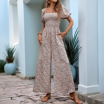 Cvjetni jumpsuit s kvadratnim izrezom, balon rukavima 3/4, visokim strukom i širokim hlačama, poliester