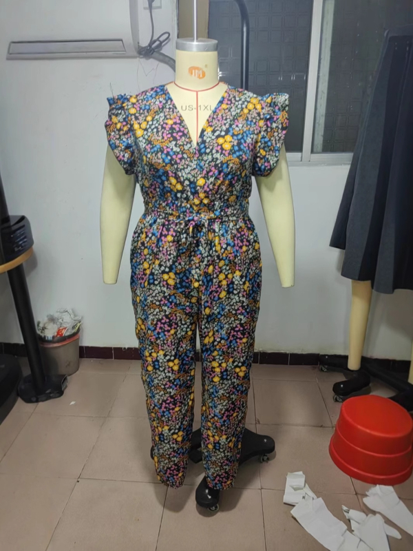 Дамски безръкав комбинезон с талията и широки крачоли, флорален принт, полиестер-спандекс смес