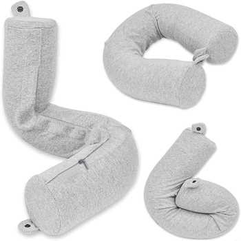 Kaklo pagalvė su U forma, atminties putos užpildas, grynos medvilnės užvalkalas, aukštis 5,1–10 cm, svoris 470 g.