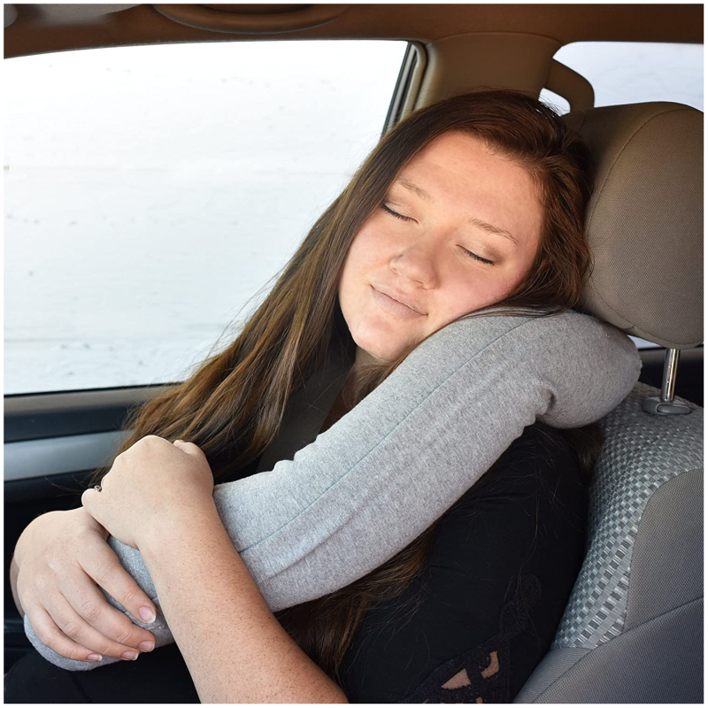 Kaklo pagalvė su U forma, atminties putos užpildas, grynos medvilnės užvalkalas, aukštis 5,1–10 cm, svoris 470 g.