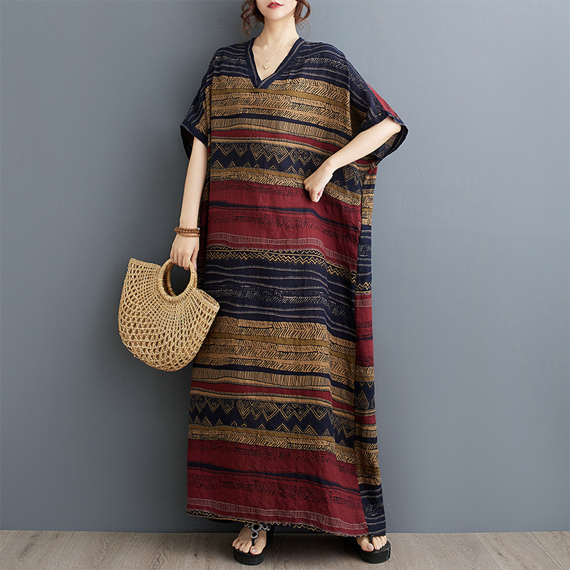 Rochie midi din bumbac și in, în dungi, stil retro-literar, decolteu în V, talie lejeră, mâneci de tip bat, croi tridimensional