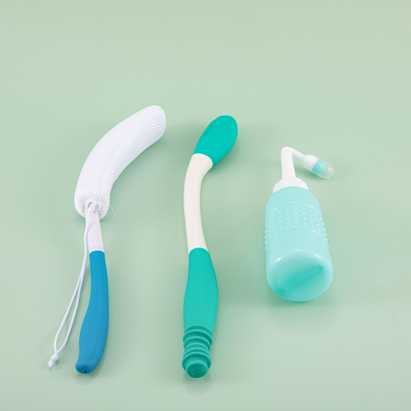 Βούρτσα μπάνιου με μακριά λαβή — φορητό σετ τριών τεμαχίων από πλαστικό για τον καθαρισμό γλουτών και της περιοχής περινέου