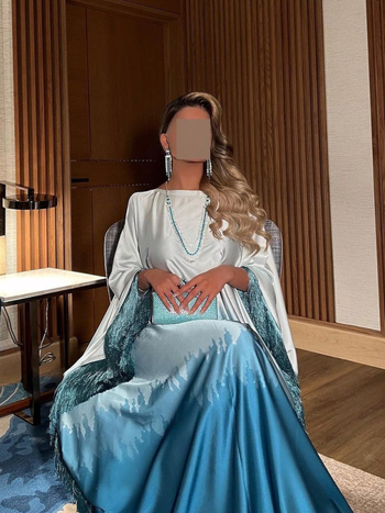 Μακρύ φόρεμα με φουντάκια και διαβαθμισμένη εκτύπωση, πολυεστέρας 95%+, μακριά φούστα, μακριά μανίκια, επεξεργασία υψηλής θερμοκρασίας, καλοκαίρι 2025