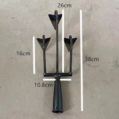 Trikampė sodo kastuvė su penkiais dantimis – aštri daugdantis įrankis, mangano plienas, sustiprinta konstrukcija arimui ir dirvos laisvinimui