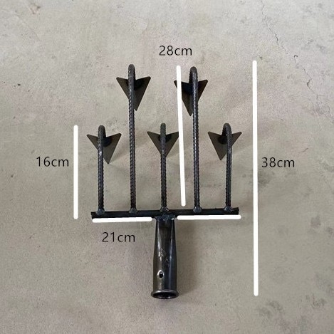 Trikampė sodo kastuvė su penkiais dantimis – aštri daugdantis įrankis, mangano plienas, sustiprinta konstrukcija arimui ir dirvos laisvinimui