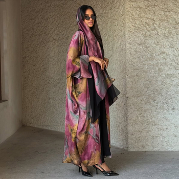 MQ204 Αμπάγια με κεφαλή μαντίλι — μακριά σατέν ρόμπα με εκτύπωση, πολυεστέρας 80–90%, μανίκι τύπου Bat