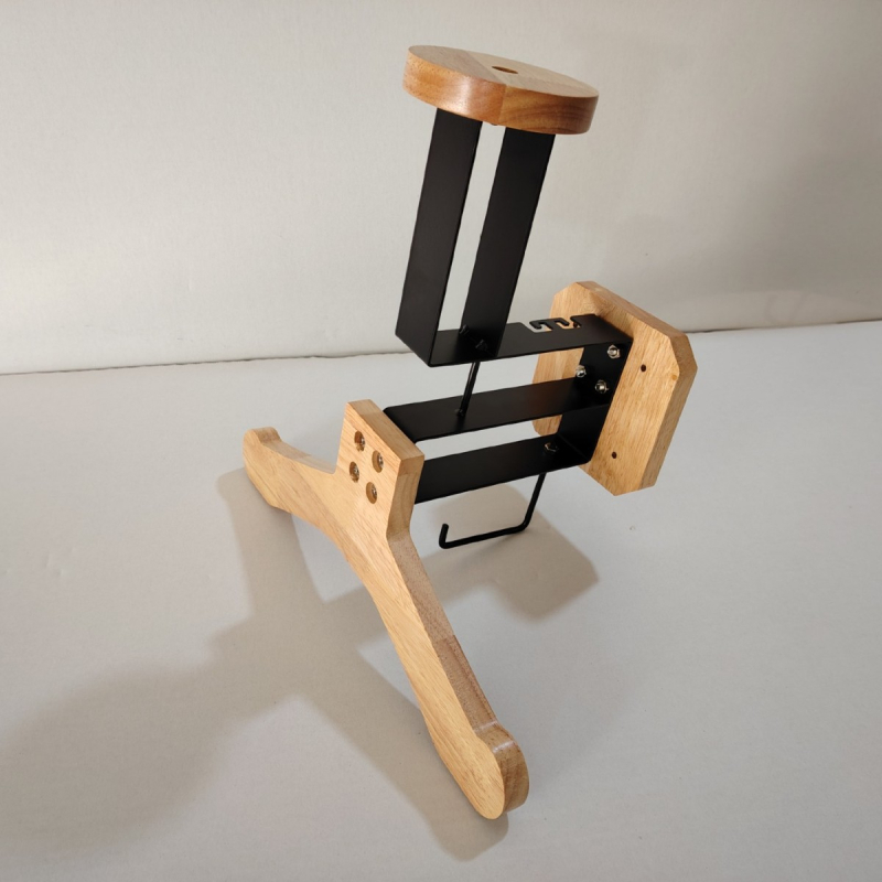 Метален стенен рафт за каски, шапки и спортно оборудване, 2 нива, товароподемност 30 кг, подходящ за хол, спалня и гараж