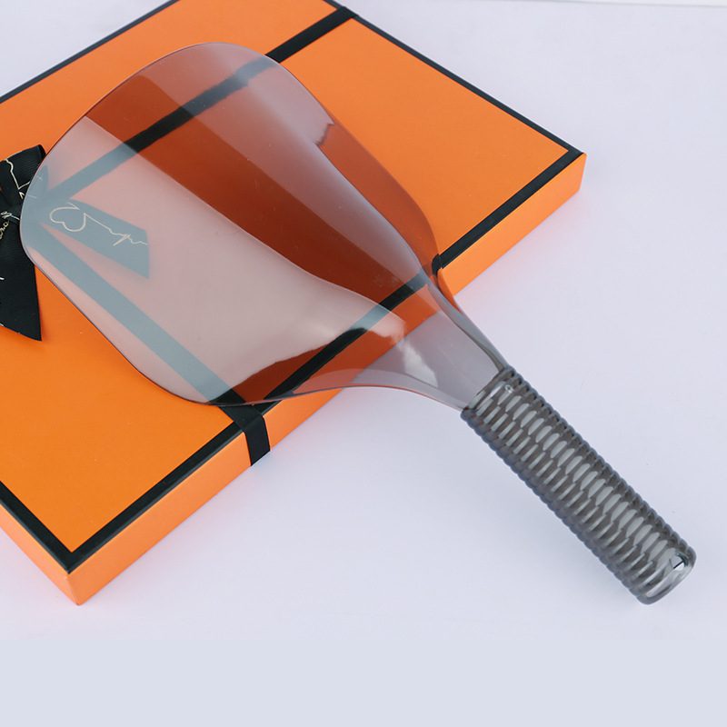 Прозрачен фризьорски щит за лице – защита при подстригване на челки, марка Charming hair, козметичен/фризьорски инструмент, нетно тегло 0.1 кг, за обикновени потребители