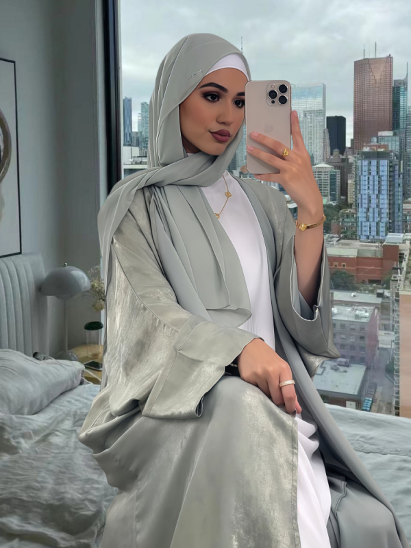Rochie în stil cardigan, croială în formă de A, mâneci lungi, detaliu cu ștampilare termică, poliester cu elastan