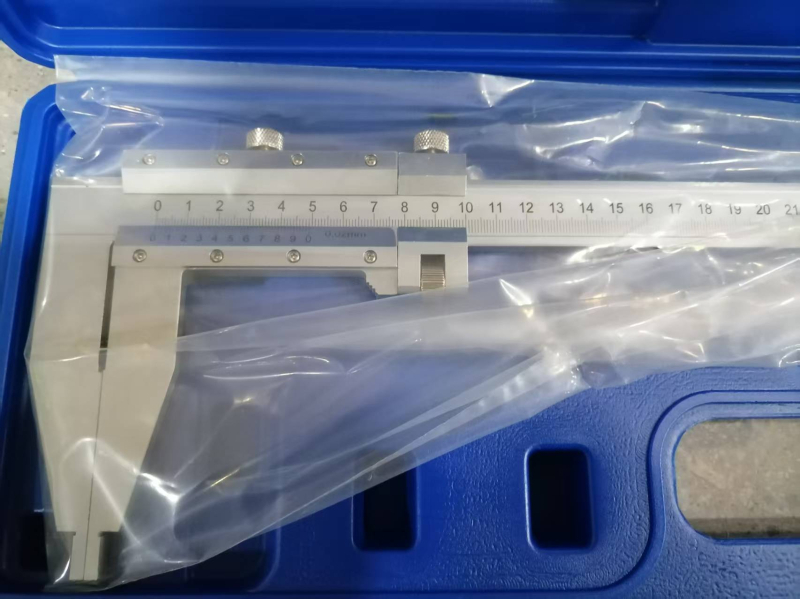 Vernier kaliperis, pramoninės klasės Yu blade; matuoja vidinį skersmenį, išorinį skersmenį, gilį ir žingsnį; diapazonas 0-150/0-200/0-300 mm