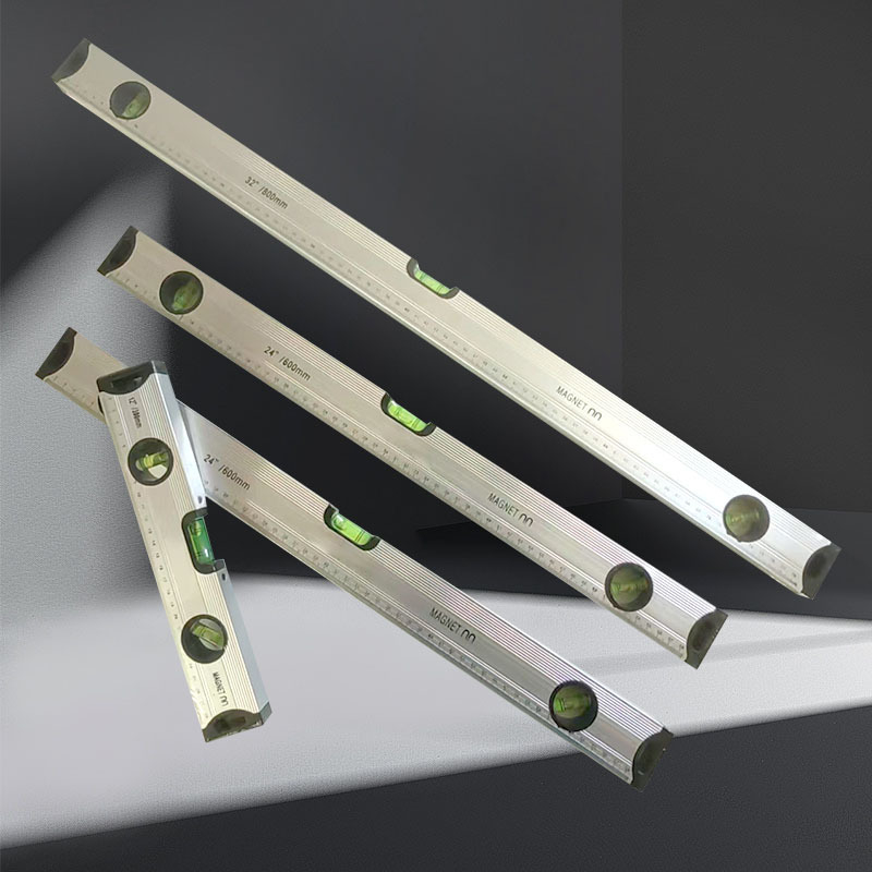 Високопрецизен магнитен нивелир с корпус от алуминиева сплав, солидна конструкция, магнитна функция и вграден нивелир.