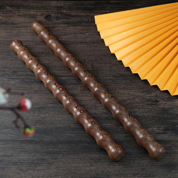 Vörösfenyefa alapú fitness- és önvédelmi bot, harcművészeti masszázs és inak gördítése