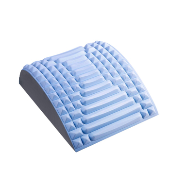 Μασάζ μαξιλάρι για οσφυϊκή ανακούφιση και διάταση της μέσης — αξεσουάρ γιόγκα με στήριξη οσφυών