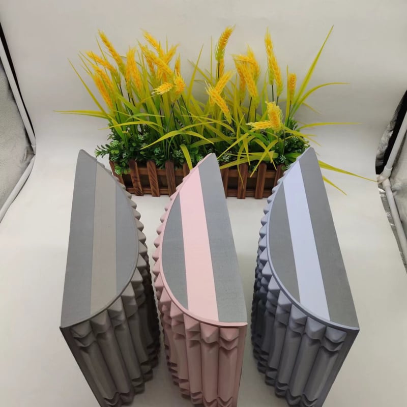 Μασάζ μαξιλάρι για οσφυϊκή ανακούφιση και διάταση της μέσης — αξεσουάρ γιόγκα με στήριξη οσφυών