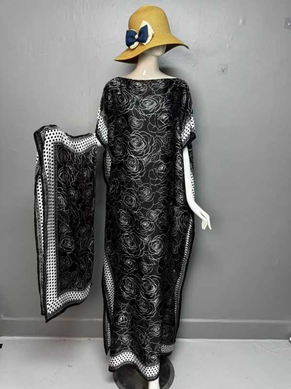 Hosszú muszlim köntös mintás, szatén‑imitációs selyem, bat-stílusú ujjak, 3/4-es ujjak, 95% poliészter, Nyár 2024