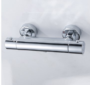 Vario termostatinis vandens čiaupas su trimis išėjimais, temperatūros kontrole – vandens paskirstymas, pritaikytas apdorojimas