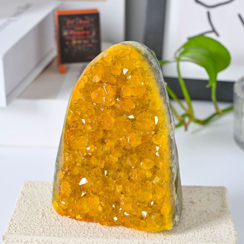 Αμέθυστος κρύσταλλος σπήλαιο κλάστερ – λίθος ενέργειας για γραφείο και οικιακή διακόσμηση, μοντέρνο μινιμαλιστικό στυλ