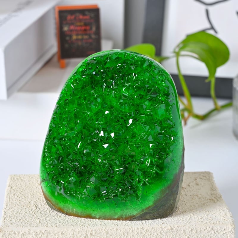 Αμέθυστος κρύσταλλος σπήλαιο κλάστερ – λίθος ενέργειας για γραφείο και οικιακή διακόσμηση, μοντέρνο μινιμαλιστικό στυλ