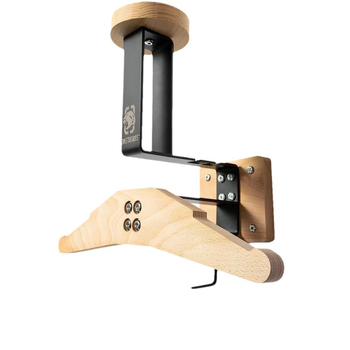 Ξύλινος επιτοίχιος οργανωτής τακτικού εξοπλισμού — για εξοπλισμό αστυνομίας και κράνη μοτοσικλέτας, μονοεπίπεδη κατασκευή, μοντέρνος μινιμαλιστικός σχεδιασμός