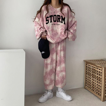 Γυναικείο σετ δύο τεμαχίων σε κορεατικό στυλ, λεπτό, με τυπωμένο πουλόβερ με μακριά μανίκια και παντελόνια, πολυεστέρας 95%+, φθινοπωρο 2024.