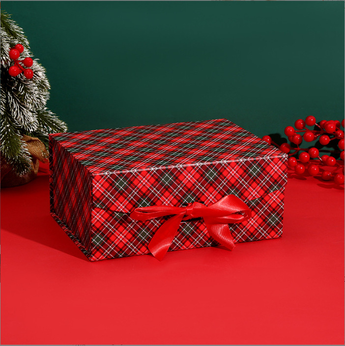 Магнитна сгъваема коледна подаръчна кутия, премиум декорация за Коледна вечер, материал: хартия; технология: печат; печат на лого: възможен; персонализиране: налично