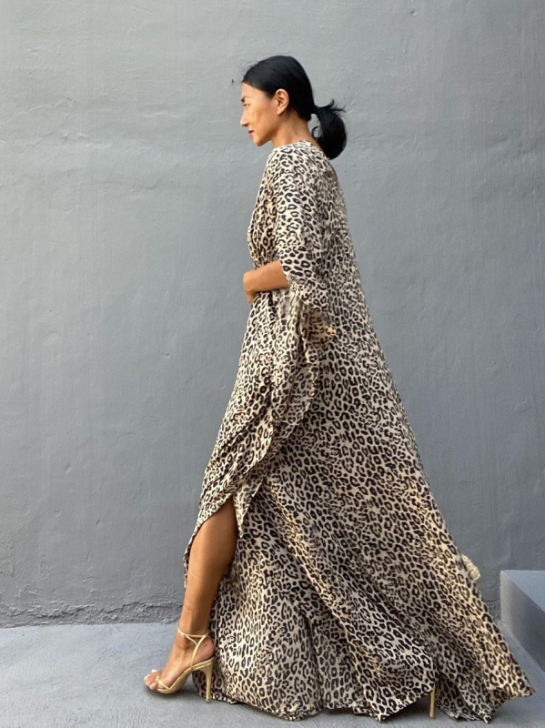 Leopardų spaudinio paplūdimio uždangalio marškiniai, laisvas kirpimas, saulės apsaugos dizainas, audinys Rayon su medvilnės pamušalu, 300 g MB255