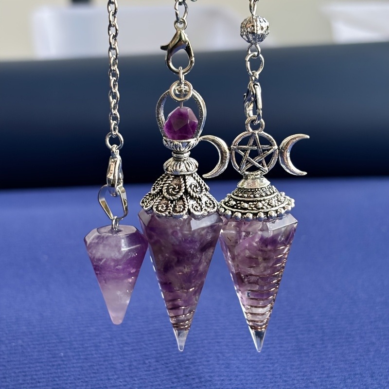 Κολιέ με γεωμετρική εξάγωνη υψηλής κρυσταλλικής σύνθεσης από τεχνητό κρύσταλλο σε ρητίνη, με εσωτερικό ελατήριο; Μάρκα 66; Άνοιξη 2025