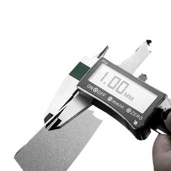 Шпакловъчен нож-скрепер от неръждаема стомана, едно тяло, дебелостенна конструкция, саблевиден връх за шпакловане на стени