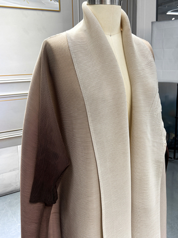 Γυναικείο παλτό gradient από chiffon με πλισέ, χαλαρή γραμμή, μακρύ μήκος