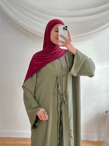 Σετ δύο τεμαχίων: καρντάγκιν και φόρεμα — Πολυεστέρας, 95%+, σχέδιο tie-dye, μακριές μανίκια, μακριά φούστα