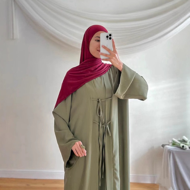 Set din două piese: cardigan și rochie — Poliester, 95%+, model tie-dye, mâneci lungi, fustă lungă